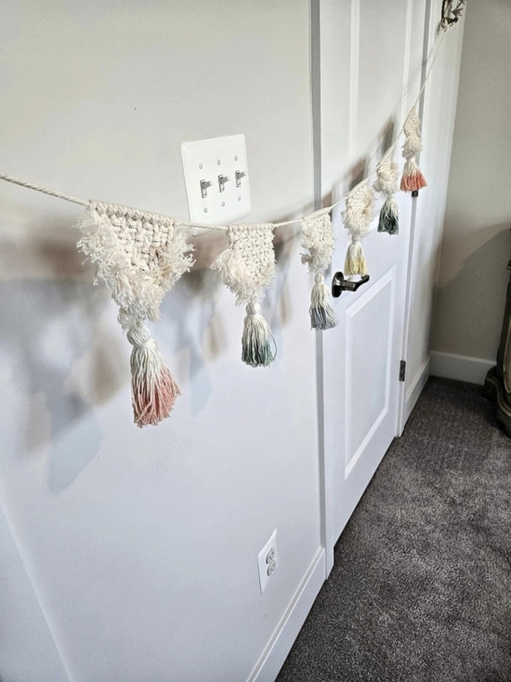 Macrame Tassel Garland in Cream & Green